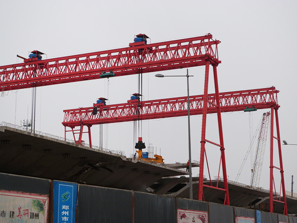 廣西桂林龍門吊廠家關(guān)注滑線的導(dǎo)電性和節(jié)能性