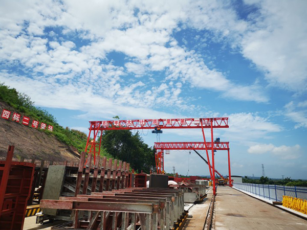 廣西南寧龍門吊廠家 定期對龍門吊進行維護保養(yǎng)