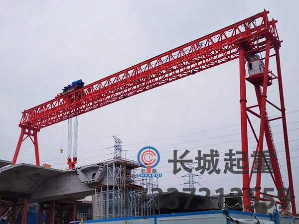 龍門吊不同的支腿 適配的作業環境