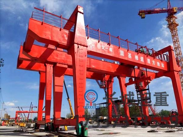 大噸位龍門吊在橋梁架設中的適用場景 90噸龍門吊租賃