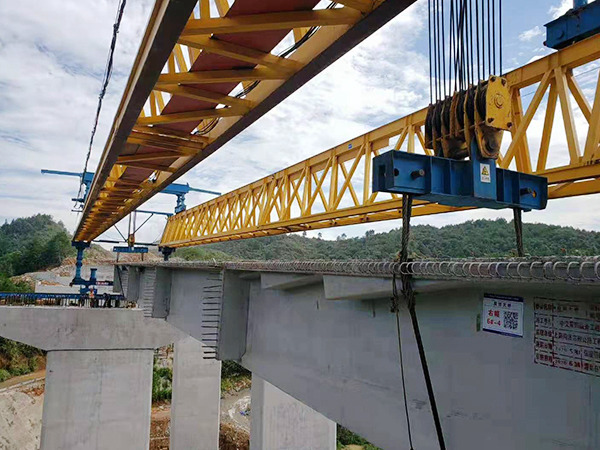 廣西架橋機(jī)拼裝的特點(diǎn)